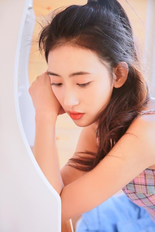 随着节奏一下律动了起来 他的律动一下比一下深