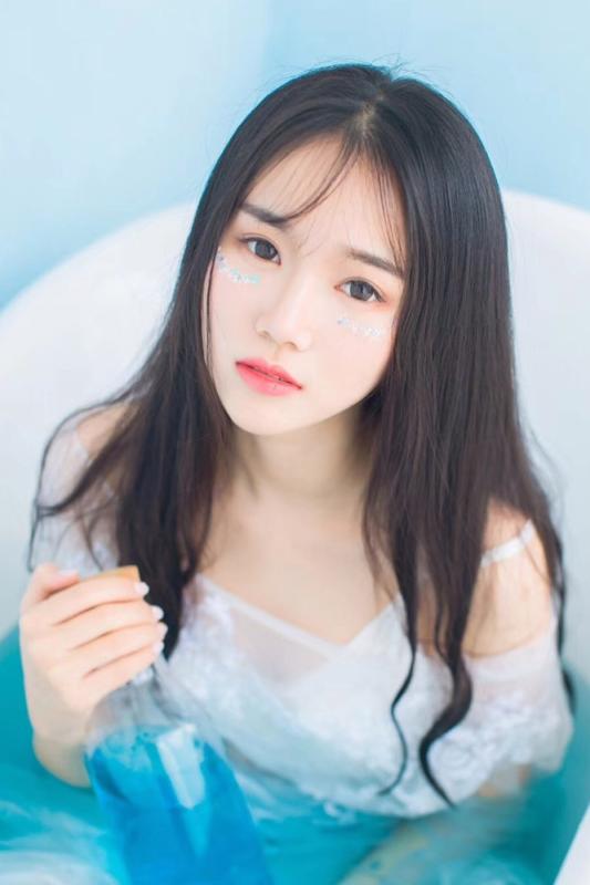 妻子同意三个人一起活动怎么办