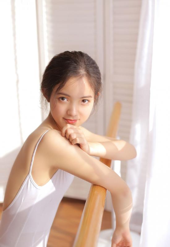 女儿给船上父亲送饭这件事背后的感人故事