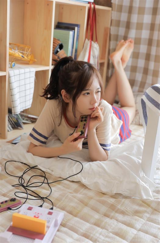 坤坤寒进桃子里嗟嗟的爱情故事