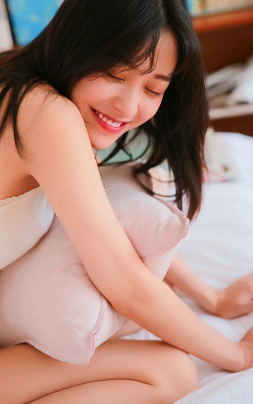 妈妈先是拒绝后是迎合的故事