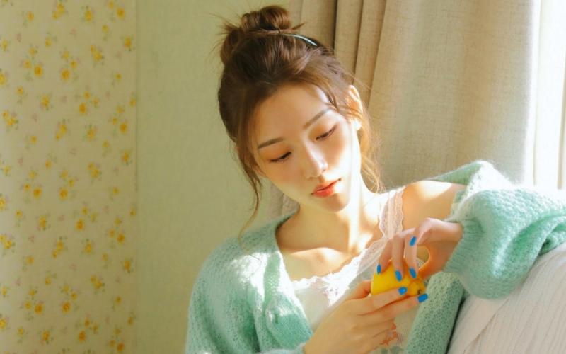 女孩从拒绝到主动到享受 刚开始做抗拒但是慢慢接受