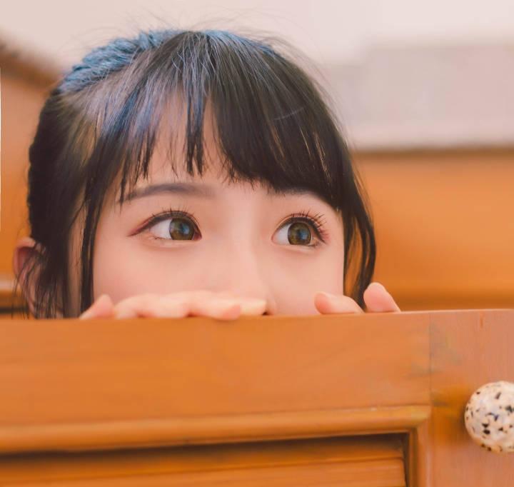摸十四岁小孩的小笼包 感觉很诱人