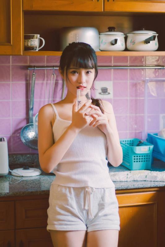九岁女孩用身体换零食 家长真的很无奈