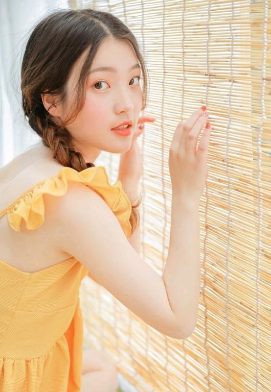 看见朋友的女朋友漂亮很羡慕 真心为朋友感到高兴