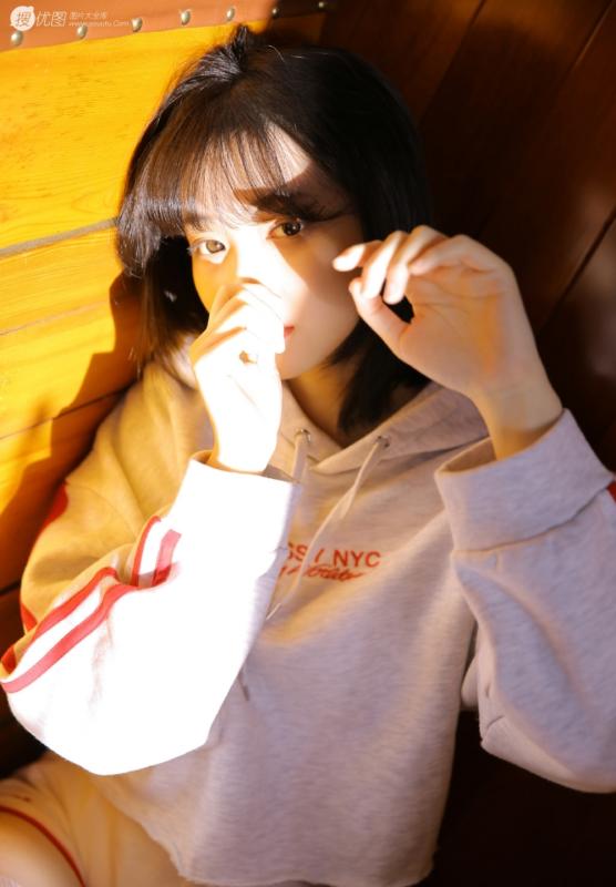 大狗锁住女人狗的梗怎么来的